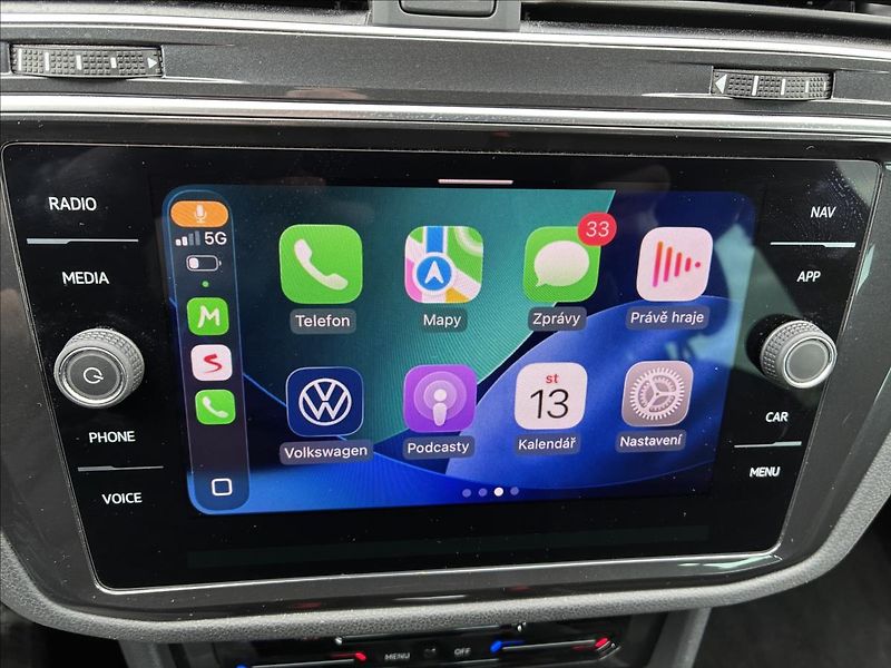 Volkswagen Tiguan 2,0 TAŽNÉ,KAMERA,HEAD-UP - fotka 19 z 31