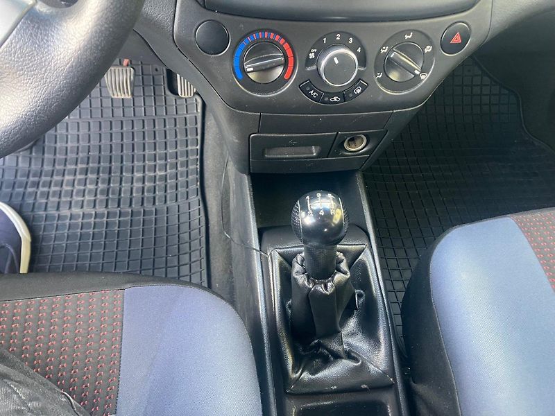 Chevrolet Aveo 1,2i (62kW)*TAŽNÉ ZAŘÍZENÍ* - fotka 10 z 15
