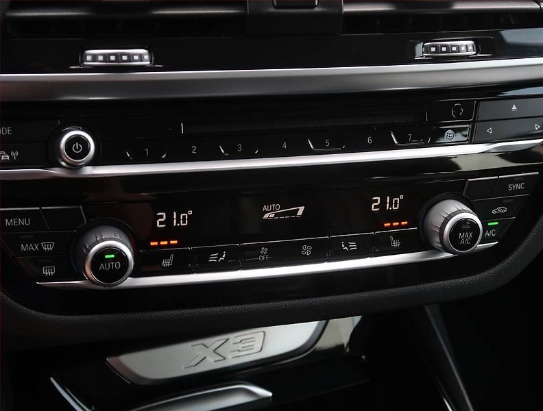 BMW X3 (2018) xLine xDrive20d, 4X4, Automat - fotka 21 z 23