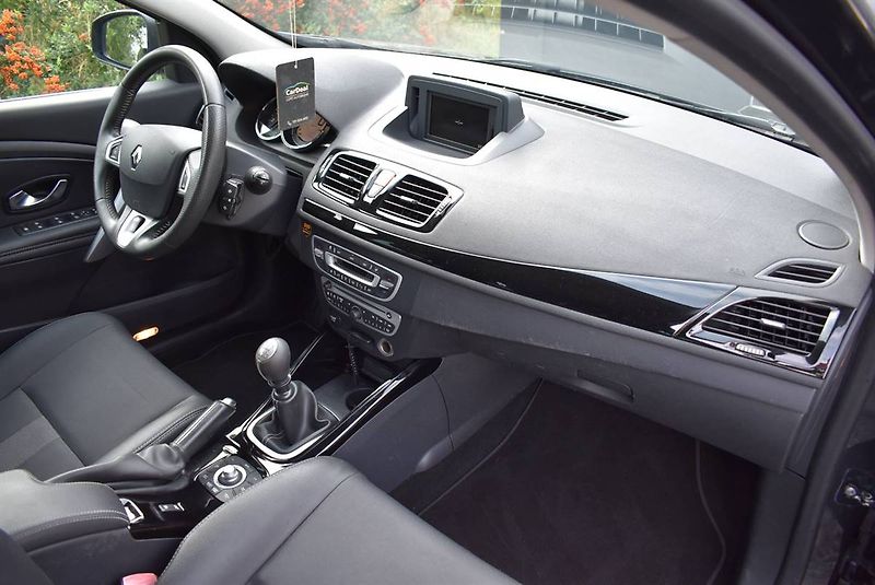 Renault Mégane 1,9 DCi BOSE,96KW,TZ,1M,AKCE - fotka 16 z 20
