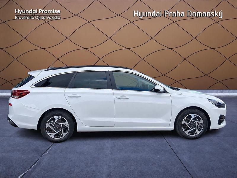 Hyundai i30 1,0   TGDI,STYLE - fotka 8 z 10