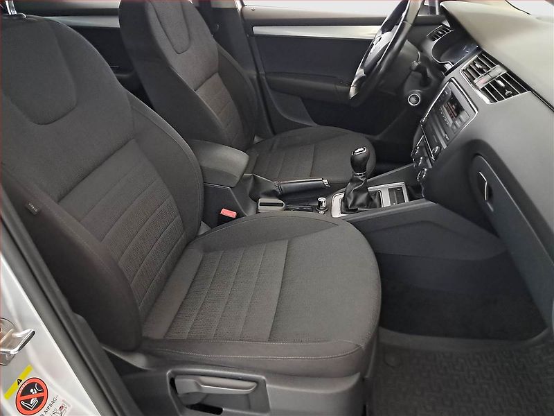Škoda Octavia (2013) Ambition 1.6 TDI, Tempomat - fotka 9 z 18