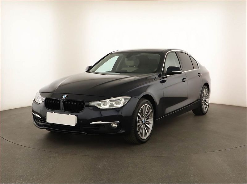 BMW Řada 3 (2015) 330 d, 4X4, Automat, Kůže - fotka 2 z 19