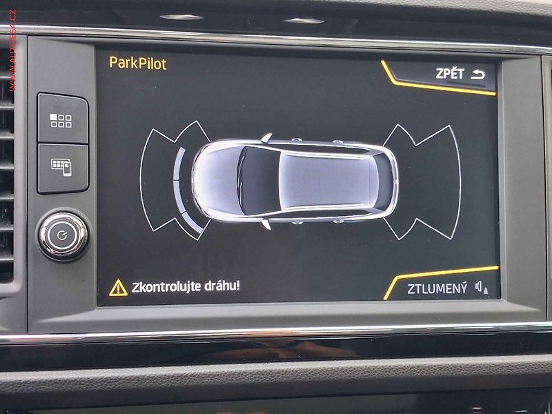 Seat Leon (2017) 1.8 TSi, FR, LED, +ALU, panor - fotka 16 z 18