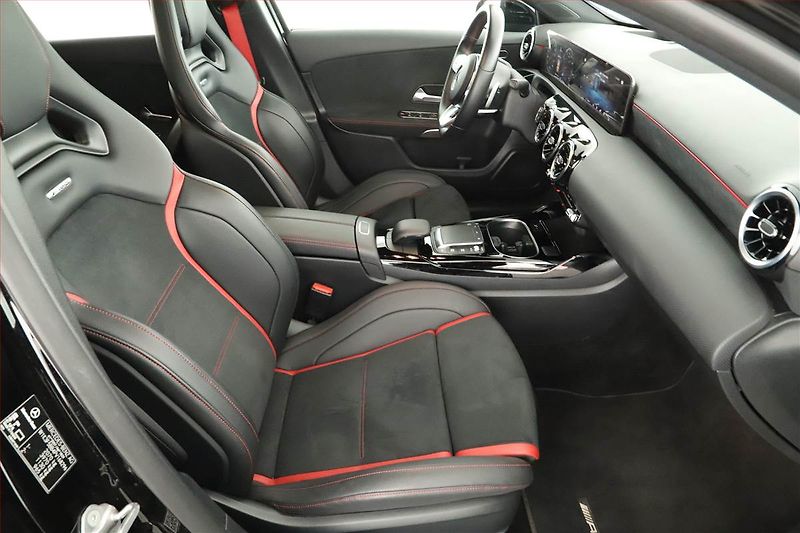Mercedes-Benz Třídy A (2022) A 35 AMG 4MATIC - fotka 7 z 19