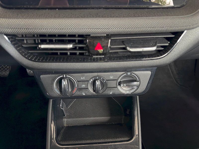Škoda Fabia (2025) Selection 1.0 TSI / 70 kW M5 - fotka 15 z 25