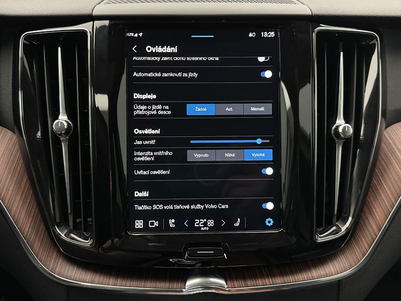 Volvo XC60 T8 AWD BRIGHT PLUS REZERVACE - fotka 44 z 48