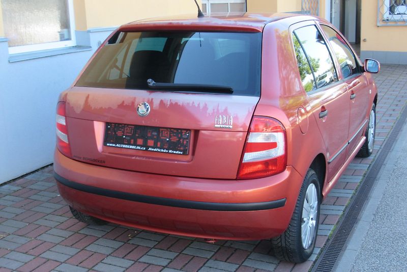 Škoda Fabia 1.2i 12V KLIMA VYHŘÍV. SEDAČKY - fotka 7 z 19