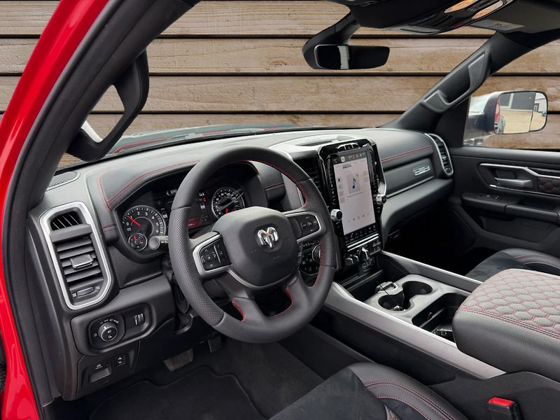 Dodge RAM (2023) +BACKCOUNTRY+AXLE LOCK+HEMI+ - fotka 14 z 23