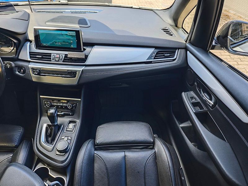 BMW Řada 2 (2016) 220D Grand Tourer M-paket - fotka 16 z 43