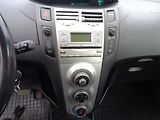 Toyota Yaris 1,3 Automat - náhled 9