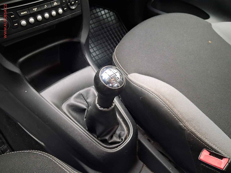 Citroën C3 (2015) 1.2 i, AC, STK1/28 - fotka 14 z 14
