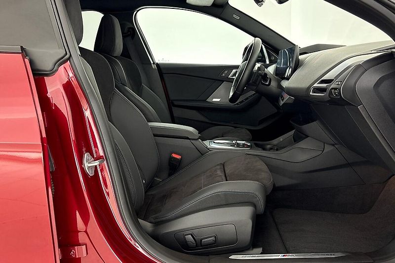 BMW Řada 2 220d Gran Coupe - fotka 11 z 24