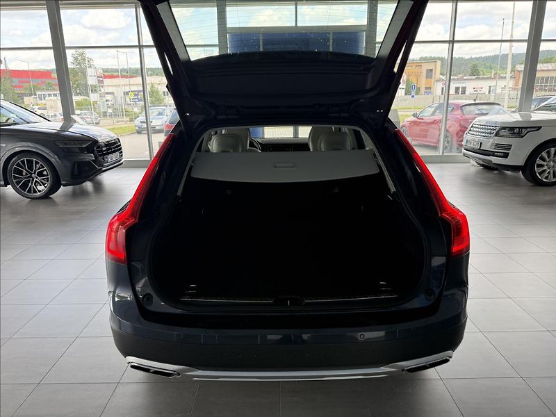 Volvo V90 2,0   173kW,CROSSCOUNTRY,SERVI - fotka 29 z 35