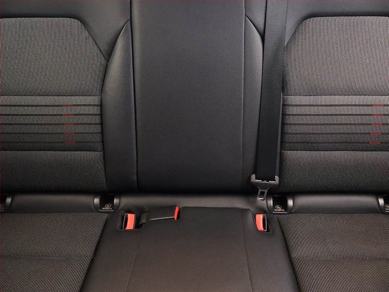 Mercedes-Benz Třídy B (2015) B 200 CDI 4MATIC, 4X4 - fotka 8 z 15