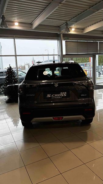 Suzuki S-Cross (2025) 1,4 BJ Elegance Panorama 4x4 - fotka 3 z 7