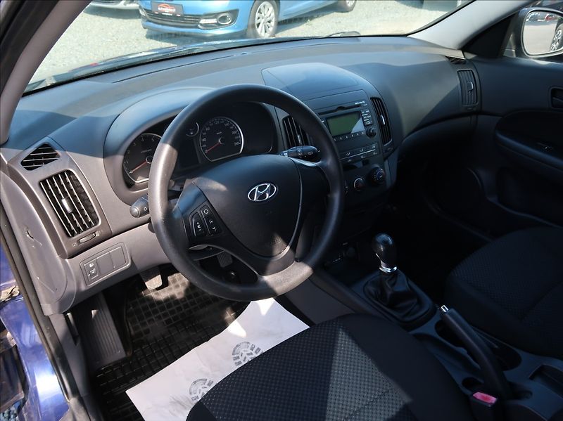 Hyundai i30 1,4 CVVT,80kW,1majČR,Klima - fotka 9 z 22