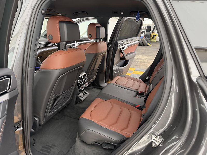 Volkswagen Touareg 3.0Tdi*210kw*DPH*Final Edition - fotka 11 z 49