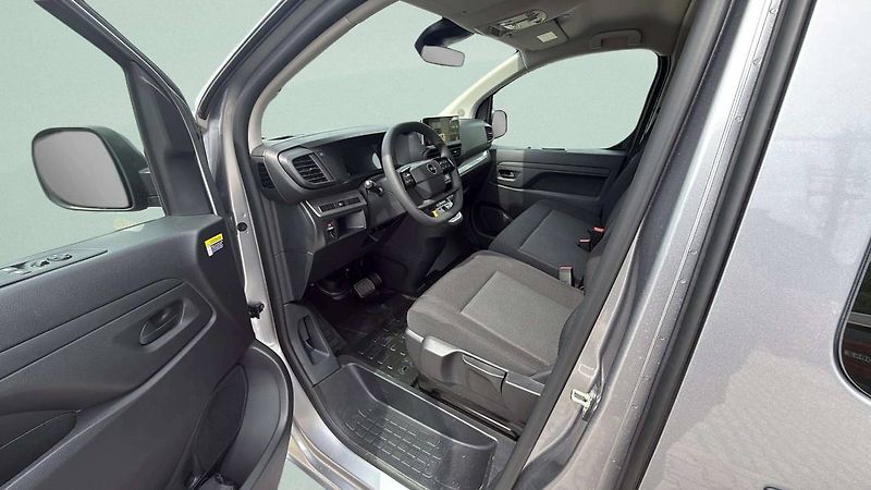 Opel Vivaro (2026) L2 (L) Combi 2.2 CDTi 180k AT8 - fotka 14 z 25