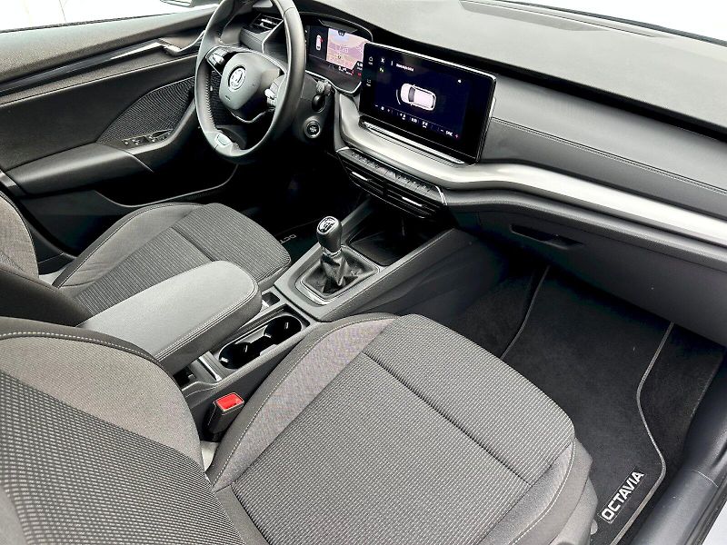 Škoda Octavia (2023) 2.0 TDI 85kW Ambition Combi - fotka 7 z 22