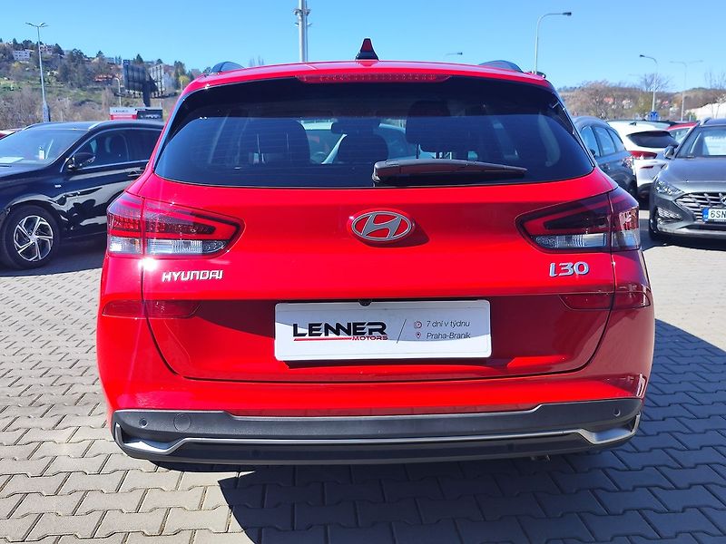 Hyundai i30 1.0 T-GDi/74kW Style DCT MHEV - fotka 6 z 36