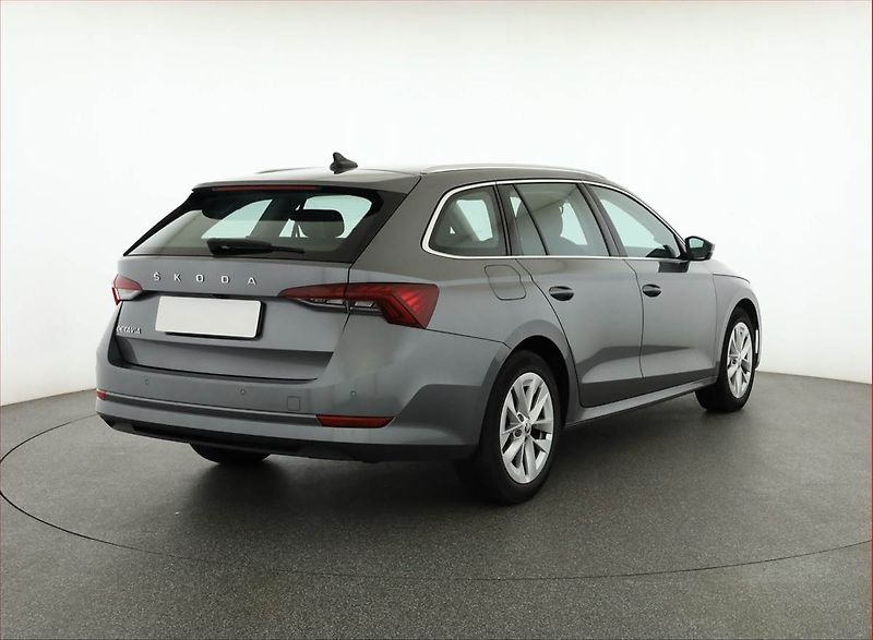 Škoda Octavia (2022) 2.0 TDI, ČR,1.maj, Serv.kniha - fotka 5 z 16