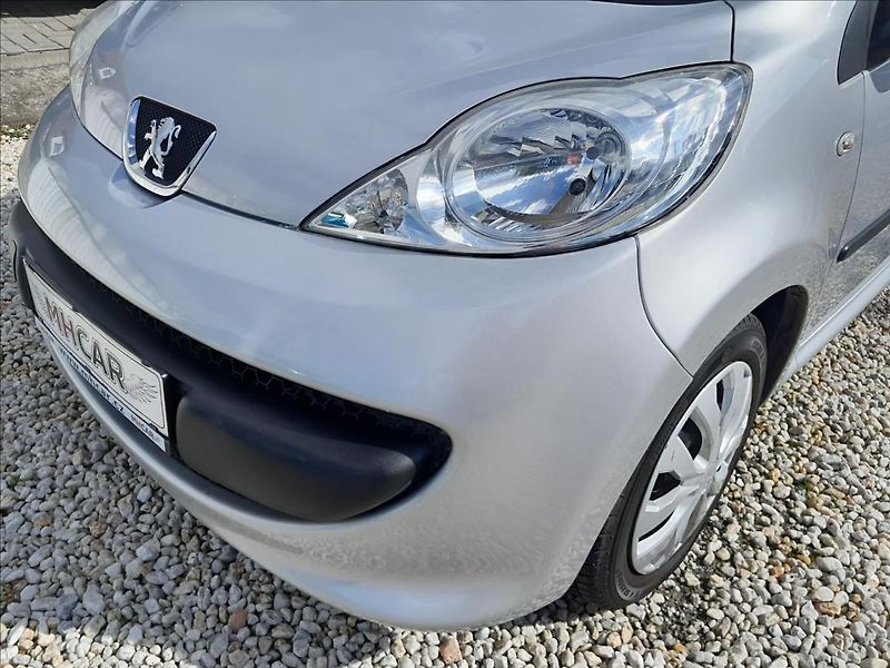Peugeot 107 1,0i 50kW AUTOMAT - fotka 12 z 38