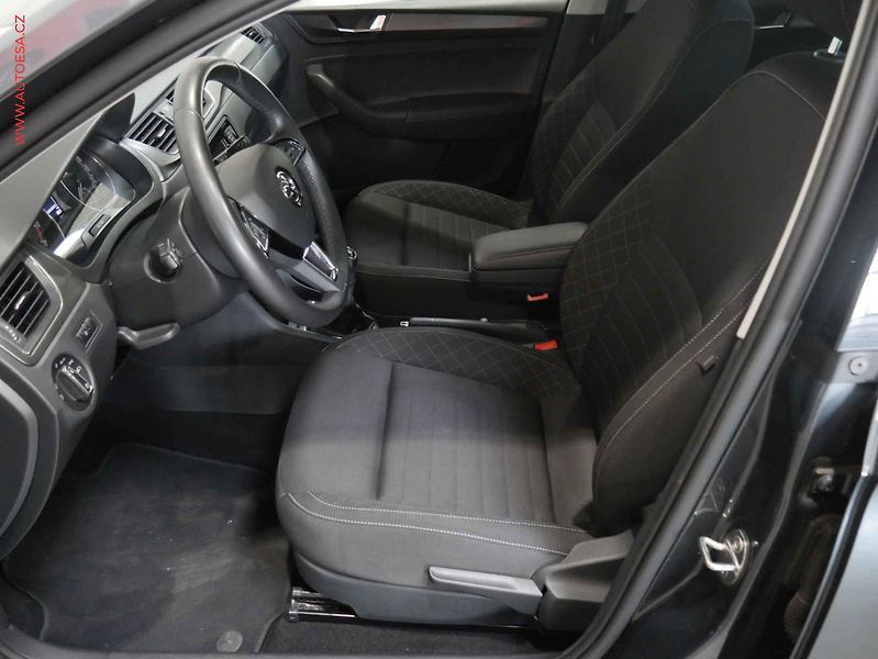 Škoda Rapid (2019) 1.0 TSi, 2.maj,ČR, Navi - fotka 9 z 19