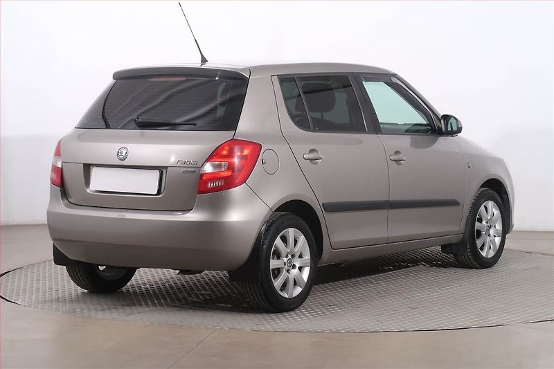 Škoda Fabia (2011) 1.2 TSI, Serv.kniha - fotka 5 z 16