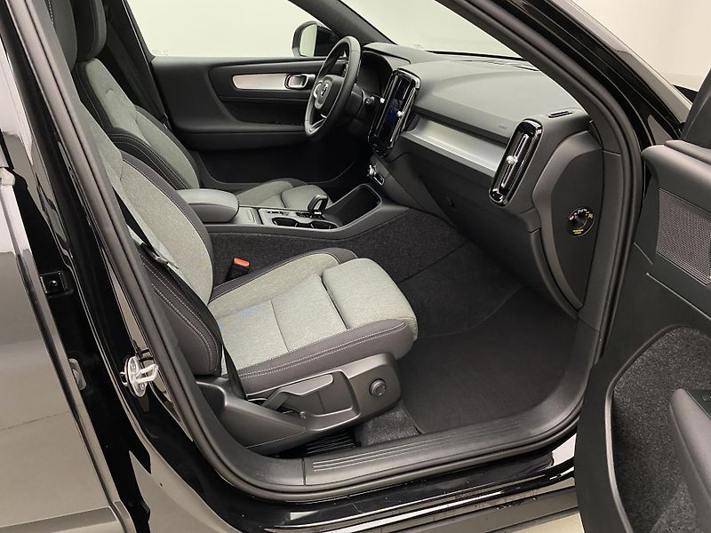 Volvo XC40 B3 CORE AUT CZ 1.maj. - fotka 25 z 51