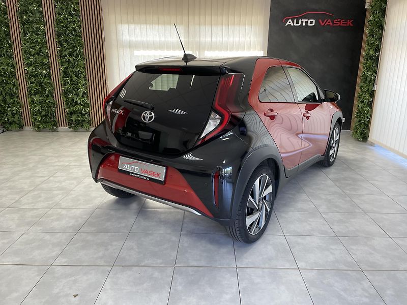Toyota Aygo X AUTOMAT ČR REZERVACE  - fotka 10 z 27