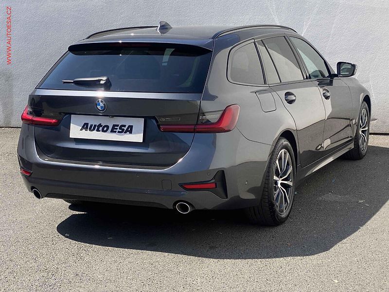 BMW Řada 3 (2022) 2.0d 318d, Sport, AT, LED, - fotka 4 z 22
