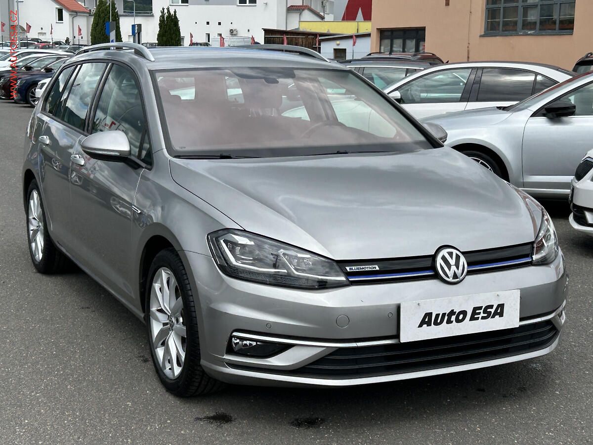 Volkswagen Golf 1.5TSI, ČR, Comfortline, LED