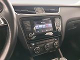 Škoda Octavia (2014) Elegance 1.4 TSI, Tempomat - náhled 12