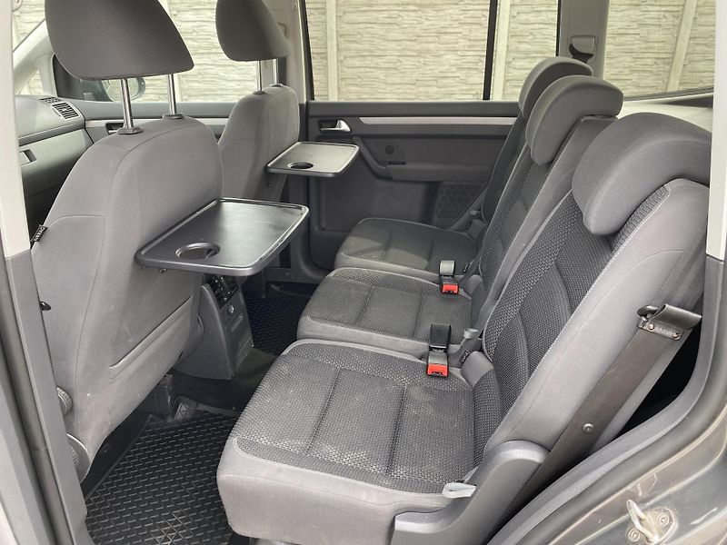 Volkswagen Touran 2.0TDi 140PS DSG TAŽNÉ - fotka 28 z 47