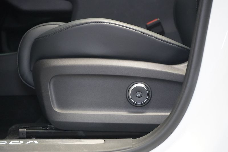 Omoda Ostatní 1.5 T-GDI 3DHT AWD PREMIUM - fotka 17 z 54