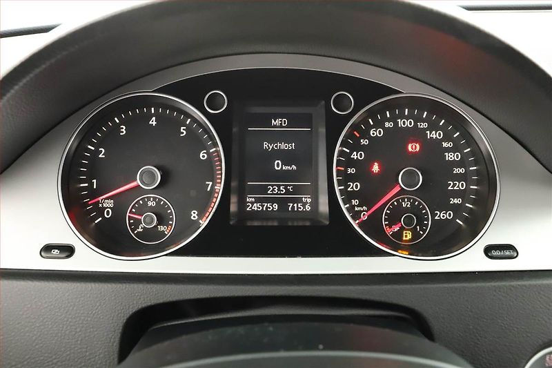 Volkswagen Passat (2009) 1.4 TSI, Tempomat - fotka 12 z 15