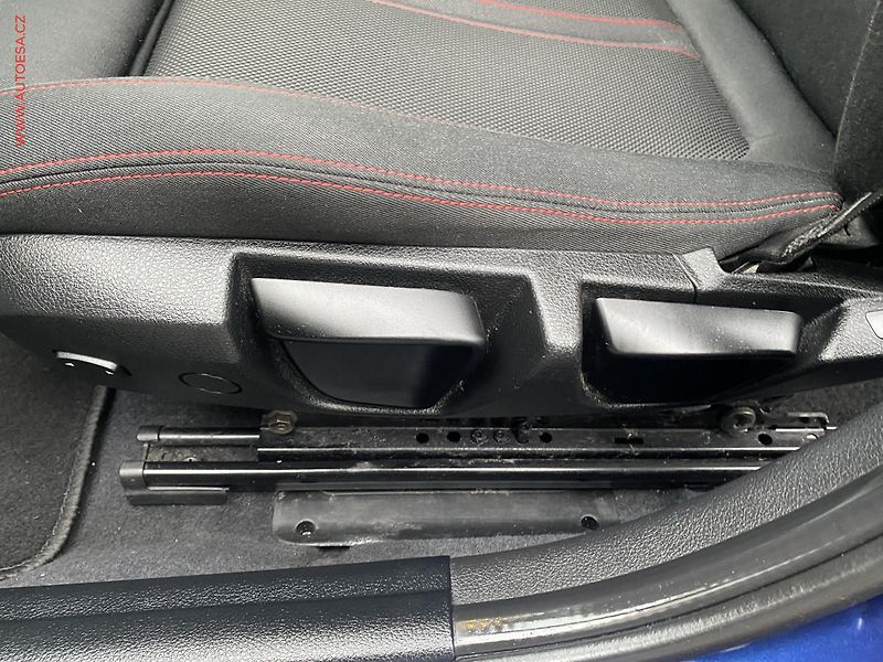 BMW Řada 1 (2015) 1.5i 118i, Sport Line, AT - fotka 14 z 20