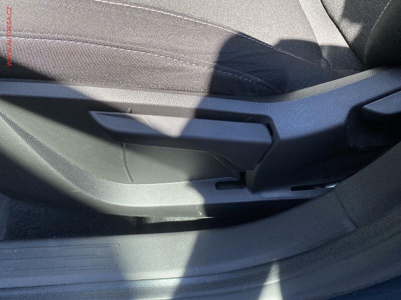 Renault Captur (2024) 1.0 TCe, 1.maj,ČR, Equilibre - fotka 14 z 18