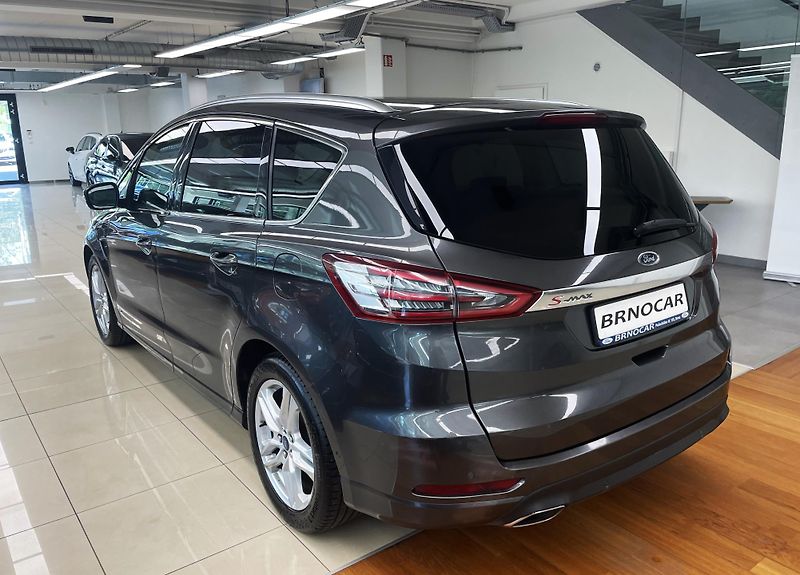 Ford S-MAX Titanium 132kW AT AWD, 7 MÍST - fotka 4 z 34
