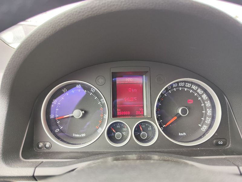 Volkswagen Golf 2.0 TFSI/147kW GTI - fotka 15 z 23