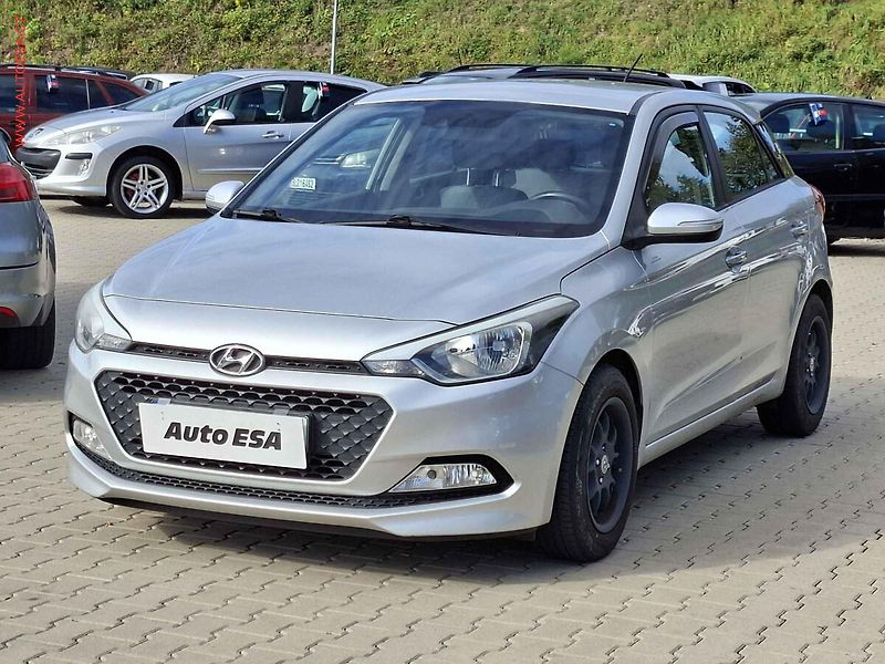 Hyundai i20 (2015) 1.2CVVT, 2.maj,ČR, AC, tempo - fotka 3 z 17