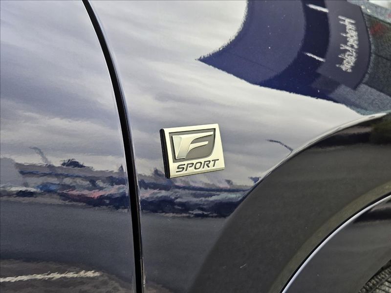 Lexus TX 500h (2025) 2,4 F SPORT Performance 3 - fotka 23 z 27
