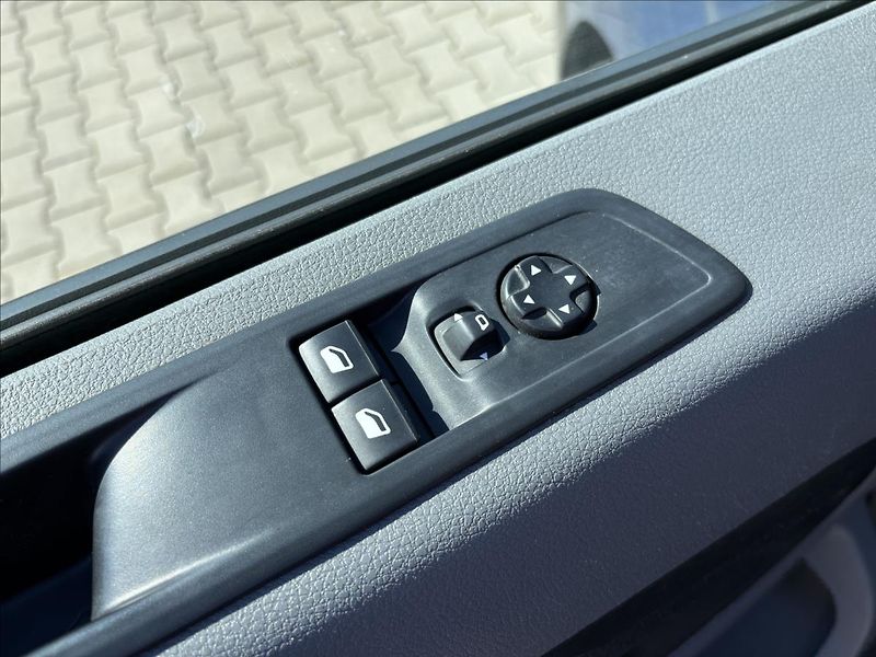 Opel Vivaro 2,0 Cdti 90kW Enjoy L2 DPH - fotka 22 z 33