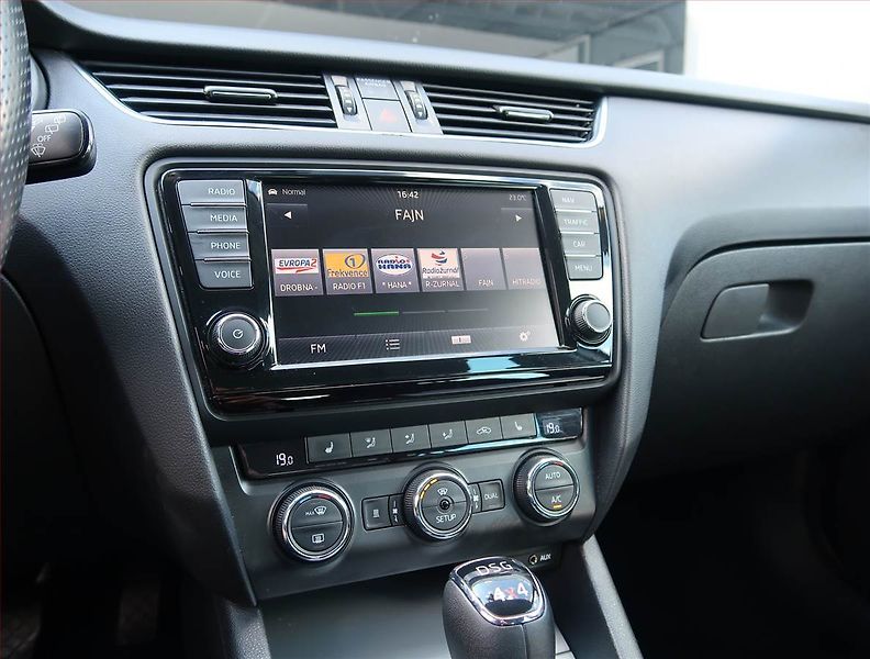 Škoda Octavia (2015) 2.0 TDI, 4X4, Automat, Kůže - fotka 12 z 26