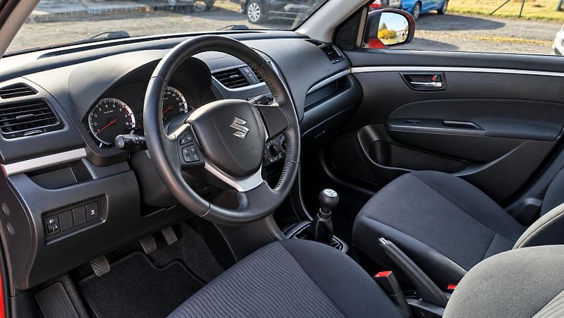 Suzuki Swift (2013) 1.2 16v 4x4  - fotka 6 z 35
