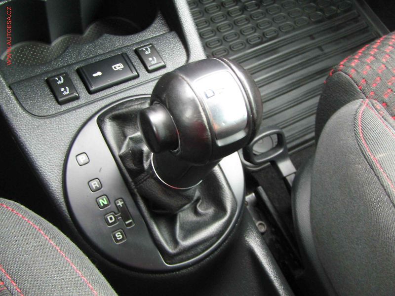 Škoda Fabia (2010) 1.4 TSi, ČR, RS, servis.kniha - fotka 16 z 19
