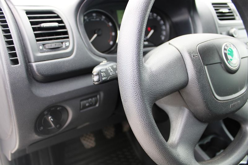 Škoda Fabia (2011) 1,2TSI KLIMA EL.OKNA TEMPOMAT  - fotka 15 z 20