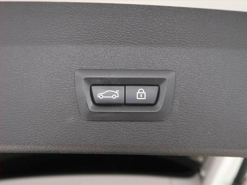 BMW X1 (2016) sDrive18d, Automat, Kůže - fotka 18 z 21