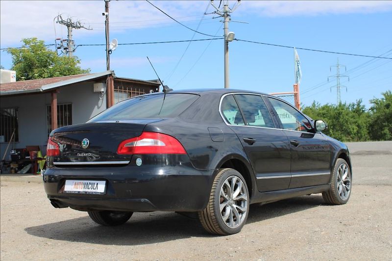 Škoda Superb 2,0 TDi  4 x 4, DIG.KLIMA, ČR - fotka 5 z 38